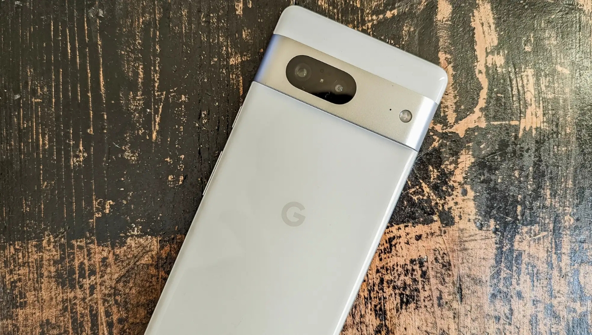 Google Pixel 7 2025: Premium Features, 4355 mAh Battery and Price Today